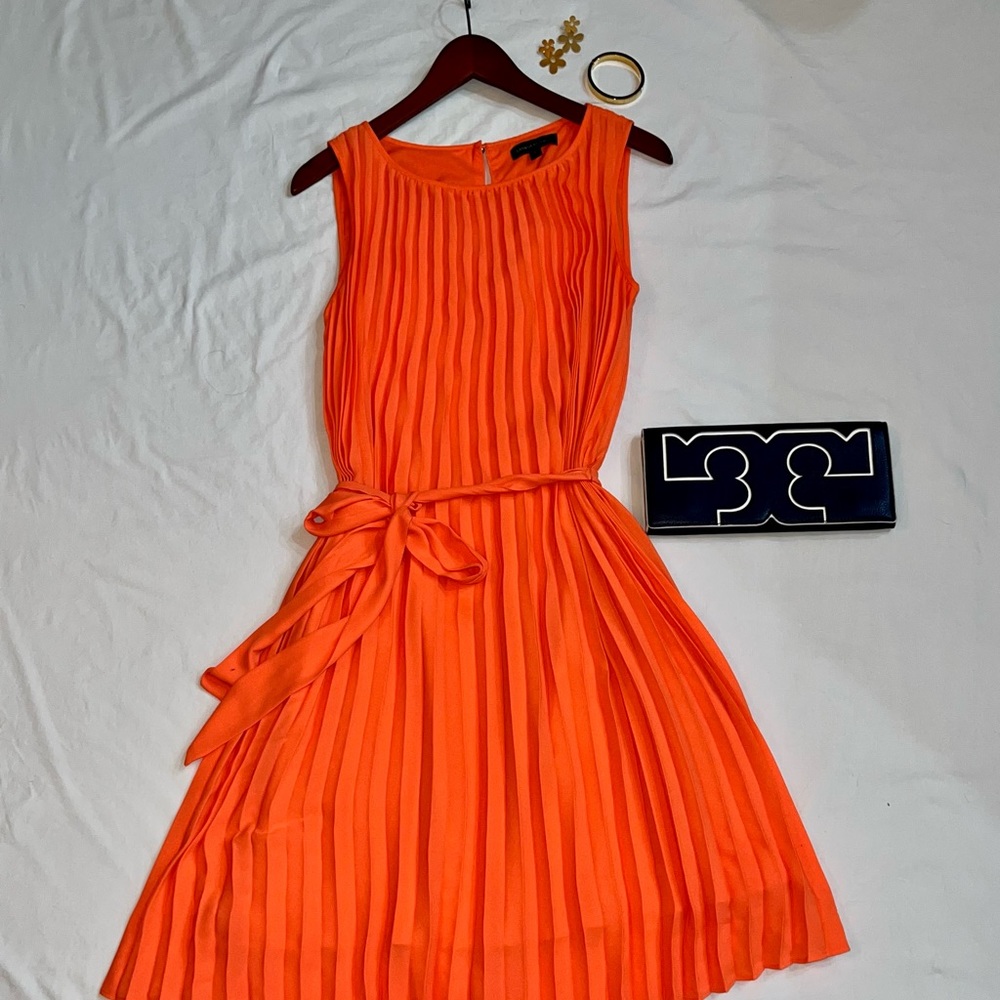 Banana Republic Pleated Sleeveless Dress w/ Pockets 6